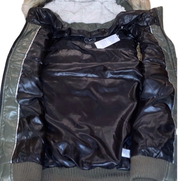 NWT American Eagle Duck Down Hooded Fur Trimmed Puffer Vest Olive Green - Picture 3 of 7